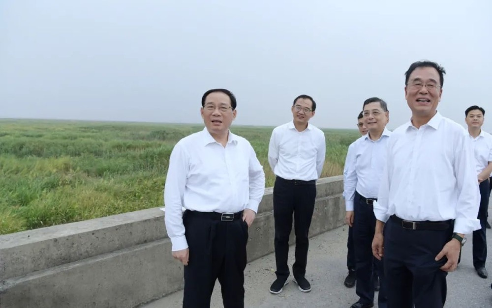 李强今天在横沙岛调研，要求打造匹配超大城市目标定位的绿色生态农业发展高地！